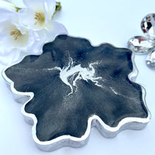 Load image into Gallery viewer, Flower Coaster - Black and Silver