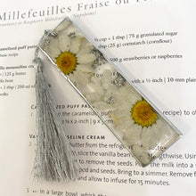 Load image into Gallery viewer, Bookmark - Real Pressed White Daisies and Silver Flakes
