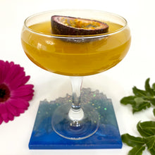 Load image into Gallery viewer, Wave-Shaped Coaster - Shades of Blue