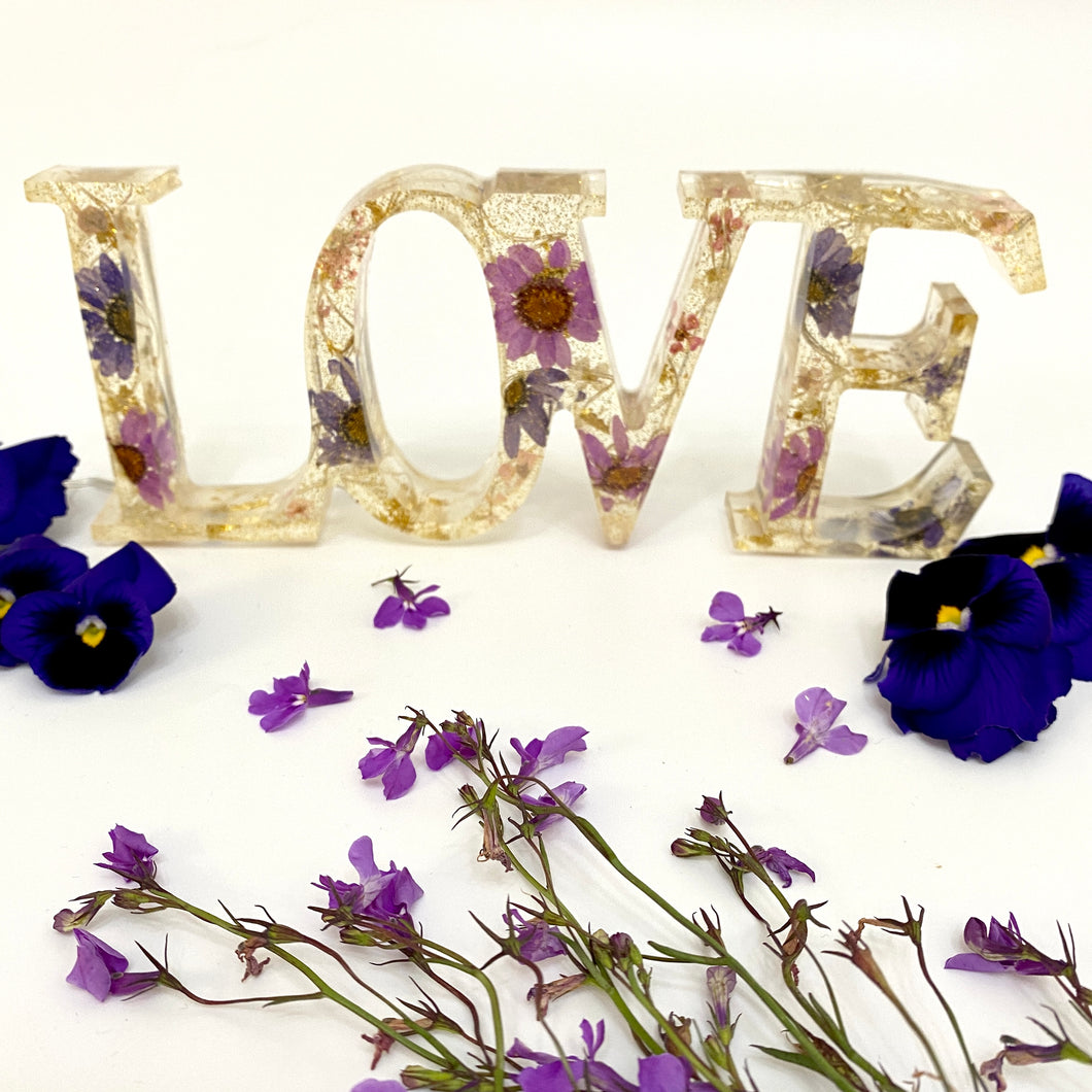 Light Up Word Sign 'LOVE' - with Purple Daisies